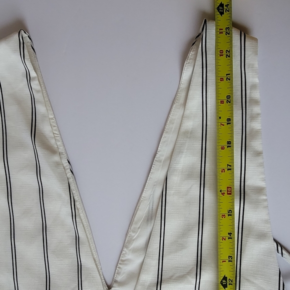 Tobi White Blouse Black Stripe Sleeveless 100% Pol - Picture 4 of 13